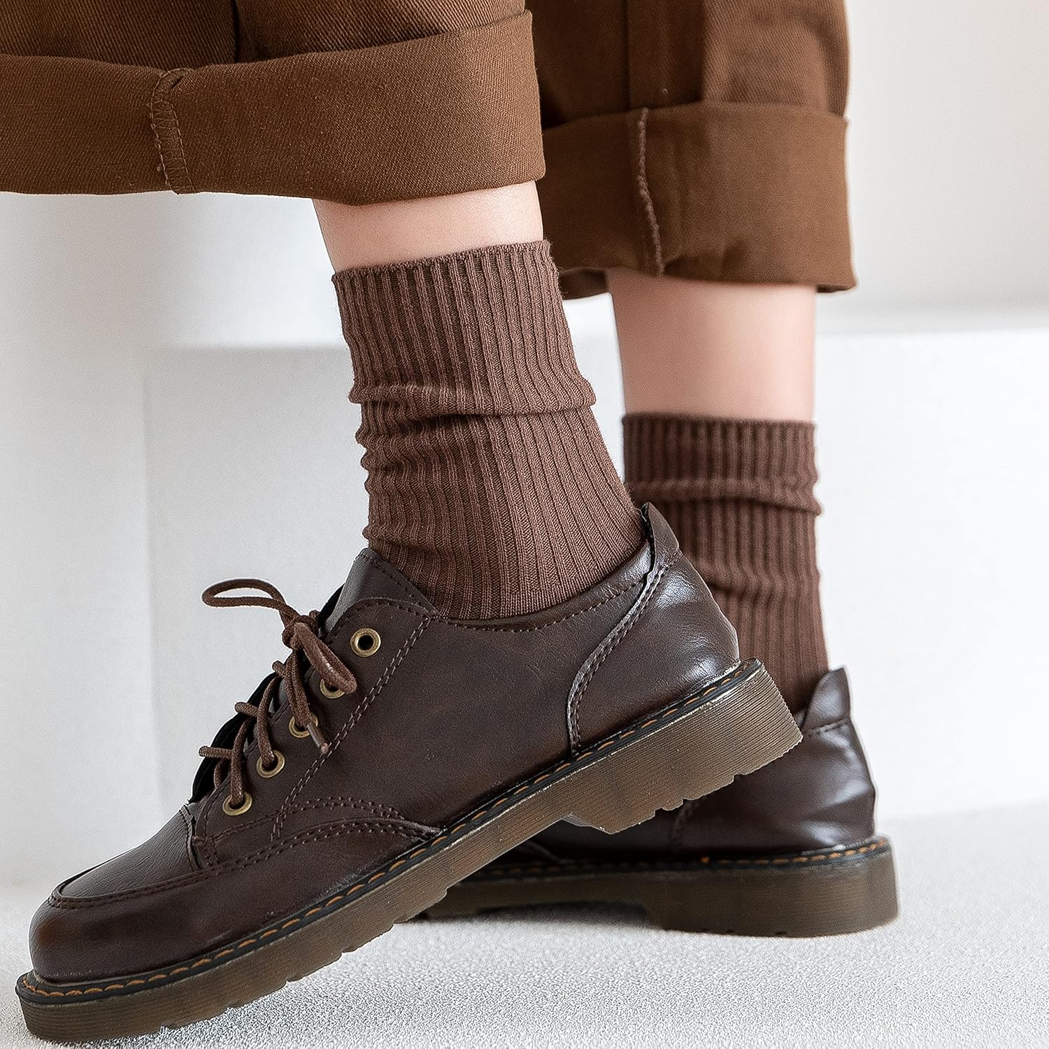 Ankle: Neutral ribbed socks